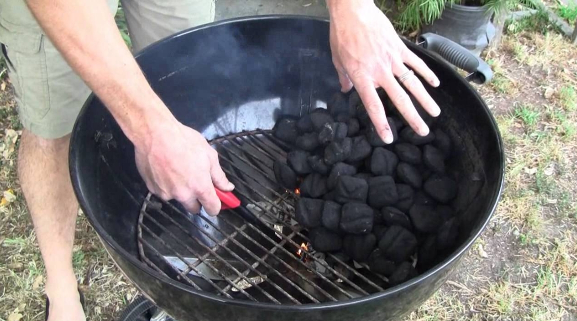 How Much Charcoal To Use In A Grill? Expert Answers 2023